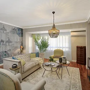 https://living4malaga-soho-orangerie-deluxe.hotelsinnerja.org